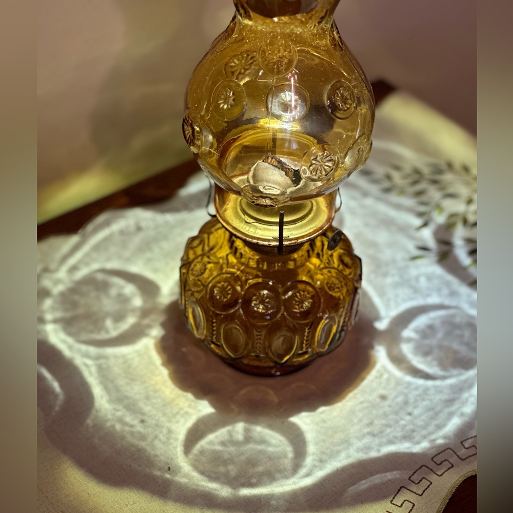 Vintage LE Smith Moon and Stars Amber Glass Oil Lamp